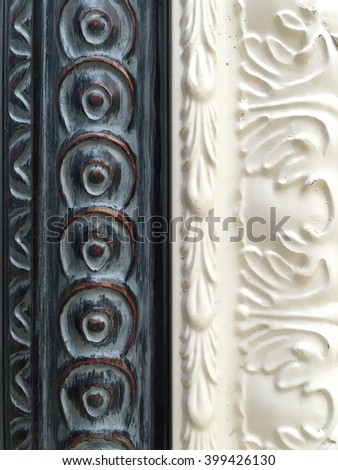 Decorative moulding in blue and white