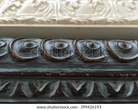 Decorative moulding in blue and white
