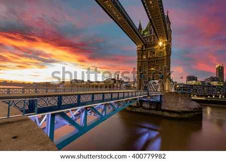 Colorful landscape image of sunrise in London with Tower Bridge. 
