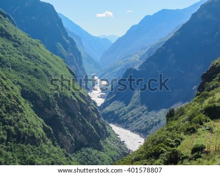 Tiger Leaping Gorge, Lijiang City, Yunnan Province, China. Royalty-Free Stock Photo #401578807