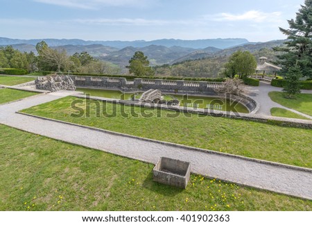 Garden in the town of Stanjel in Karst region