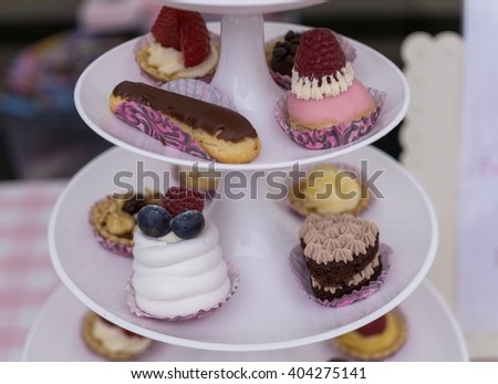 Decorated tiny cakes