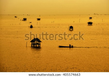 Route fishermen who grow a small hut in the middle of the ocean to fish traps Bang Tabun. Phetchaburi, Thailand
