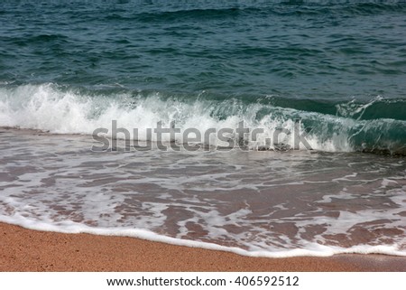light waves of the sea as part of the travel
