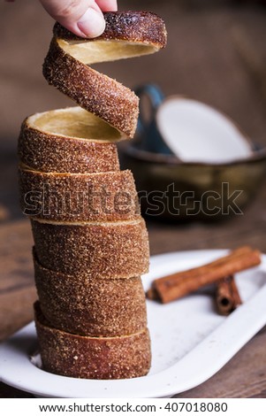 Hungarian a round loaf with the cinnamon and brown sugar Royalty-Free Stock Photo #407018080
