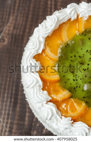 Pie with fruit jelly