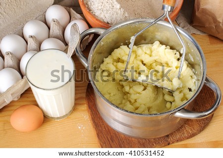 Mashed potatoes for the filling of Karelian pies Royalty-Free Stock Photo #410531452