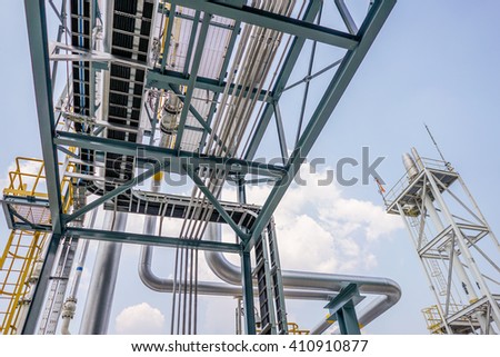 Pipe rack & vent stack Royalty-Free Stock Photo #410910877