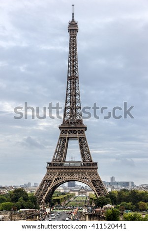 Famouse view of the Eiffel Tower