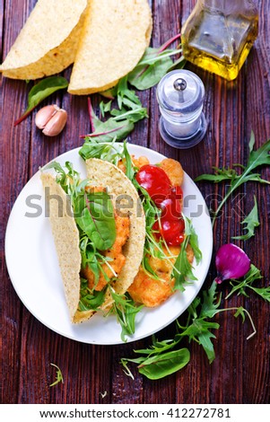 taco with chicken and vegetables