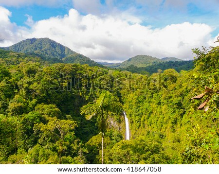 La Fortuna de San Carlos waterfall, Arenal volcano national park, Costa Rica Royalty-Free Stock Photo #418647058