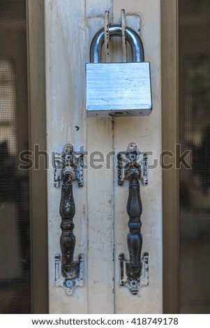 Door lock with handle