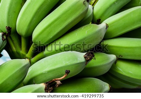 Raw bananas 