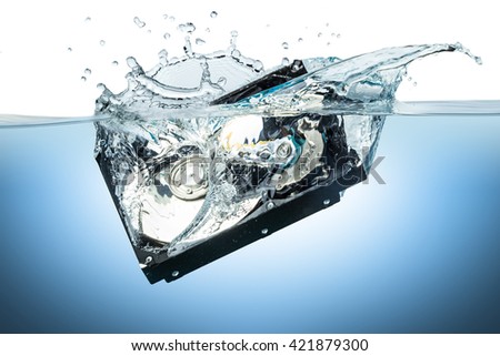 hard disc drive splashes into water