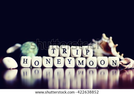 text cube travel honeymoon