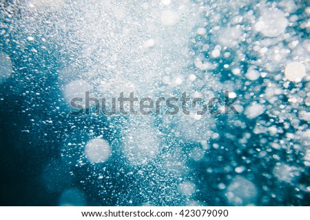 water bubbles in the sea
