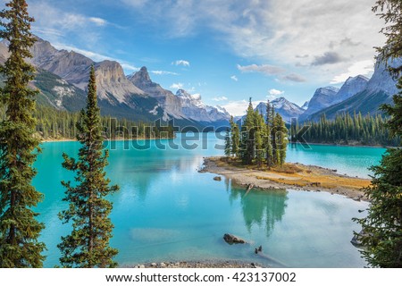 Spirit Island in Maligne Lake, Jasper National Park, Alberta, Canada Royalty-Free Stock Photo #423137002