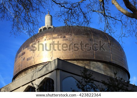 London Central Mosque also known as the Islamic Cultural Centre in Regents Park, London, England, UK, had it's foundation stone laid in 1937 and officially opened by King George VI in 1944