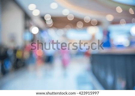 Blur shopping mall with bokeh background