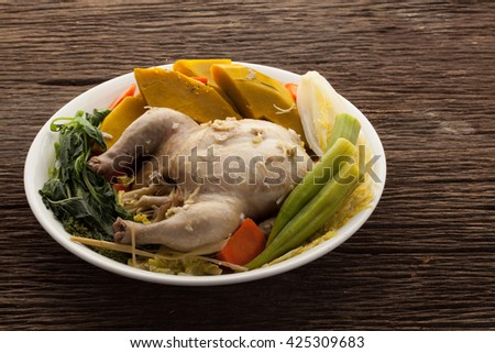  Steamed chicken and vegetables