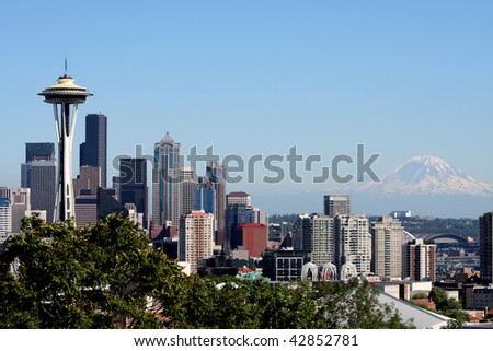 Seattle skyline with mt Rainier