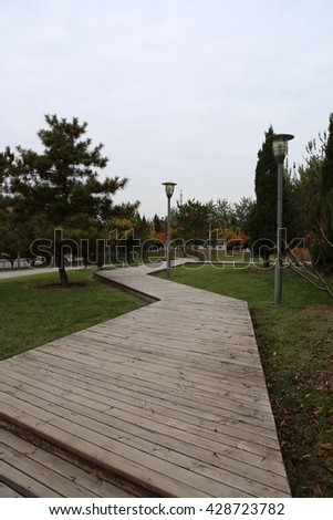 Park and plank ground element
