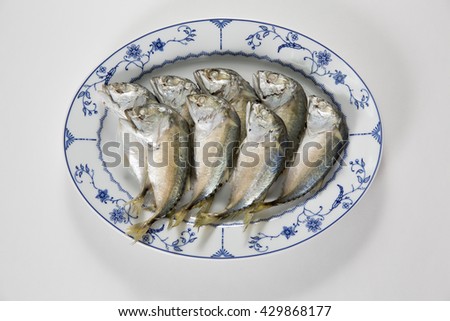 Steamed thai mackerel fish (pla-too) 