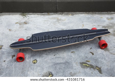 skateboard on the ground
