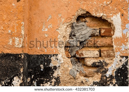 Crack on the wall of bricks