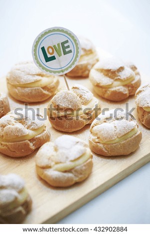 Profiteroles with tag