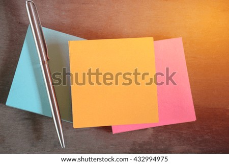 Notes multicolored pens