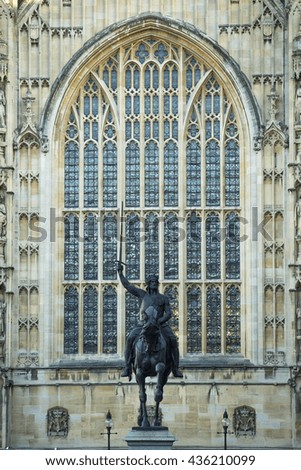 Richard I statue at the Houses of Parliament, London, England, United Kingdom, Europe