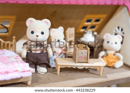 Family cute teddy bears room, select focus