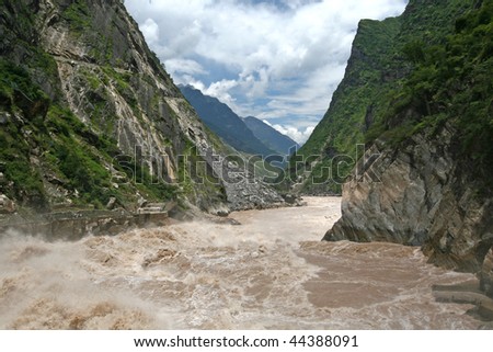 Tiger leaping gorge, Yunnan, China Royalty-Free Stock Photo #44388091
