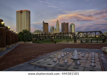 Sunset in Columbus, Ohio from Northbank Park