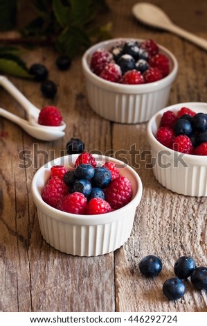 ceramic molds with berries dessert