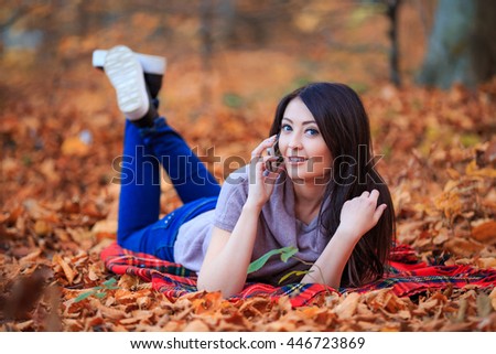 girl talking on the phone
