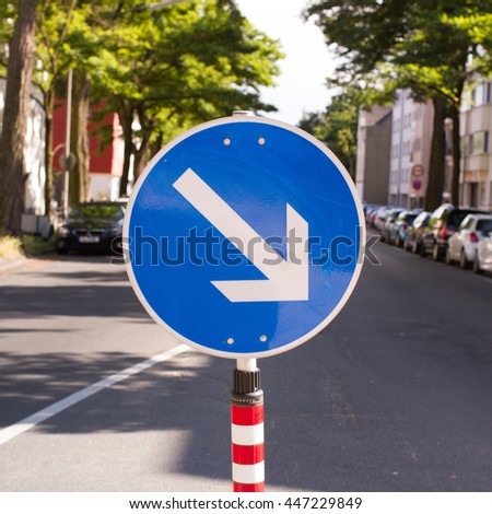 Go Right Road Sign, Turn arrow traffic