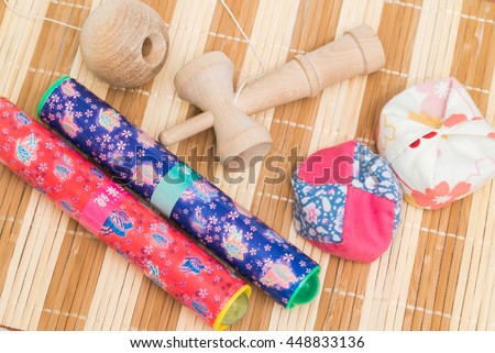 Kendama,Otedama,kaleidoscope, traditional Japanese toy, Meaning in Japanese , which is written in the kaleidoscope (MANGEKYOU) is kaleidoscope