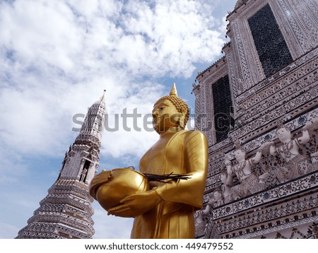Buddha statue in Wat Arun Rajwararam