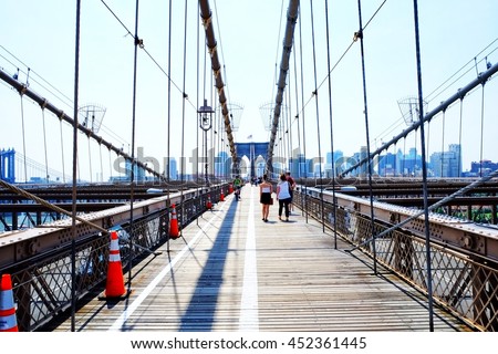 The awesome Brooklyn Bridge in New York