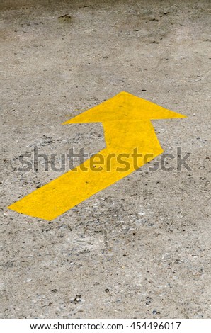 Arrow traffic sign