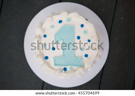 Boys's first birthday cake
