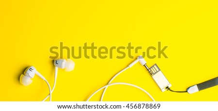 flash drive and headphone