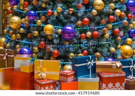 Christmas tree and gift box background