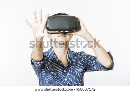 woman using the virtual reality headset