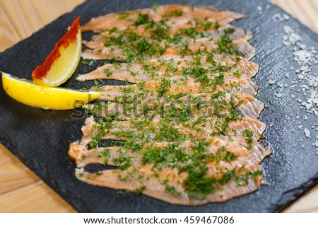 tartar thin slices of red fish