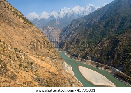 Mountains of China (tiger leaping gorge, Yunnan) Royalty-Free Stock Photo #45995881