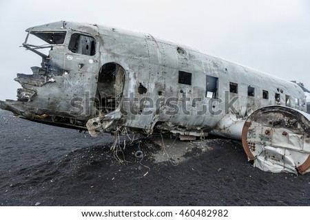 Picture of the crashed DC-3 airplane at the beach of Sandur at Iceland