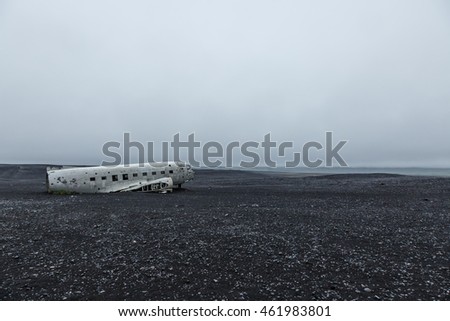 Picture of the crashed DC-3 airplane at the beach of Sandur at Iceland